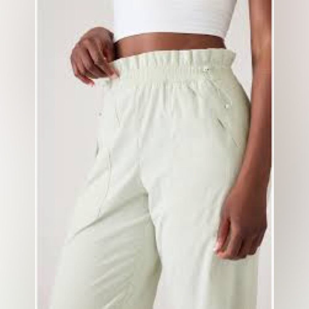 Athleta Trekkie High Rise Parachute Pant Sz 6 Mint Green Paperbag Waist Pull Up